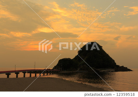 Sunset of the Sea of Japan Sea Yura 12359518