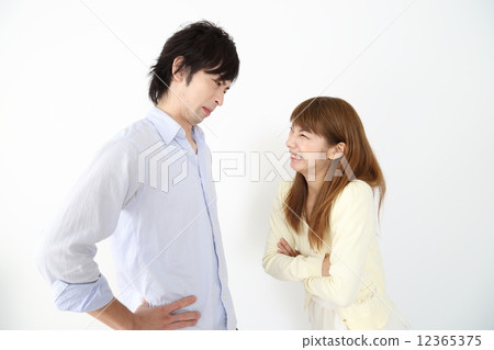 一對夫婦在戰鬥中 12365375