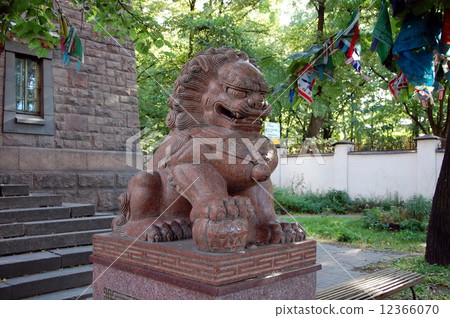 Guard lion in Datsan Gunzechoyney in Saint-Petersburg, Russia Guard lion in Datsan Gunzechoyney in Saint-Petersburg, Russia 12366070