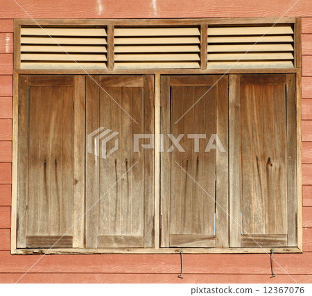 Old windows 12367076