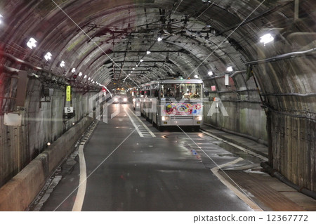trolley bus 12367772