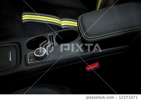 Automatic gear shift of a car Automatic gear shift of a car 12371071