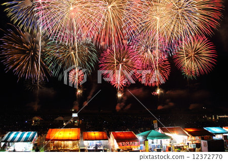 Sakata fireworks show 12372770