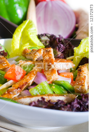 sesame chicken salad 12372973