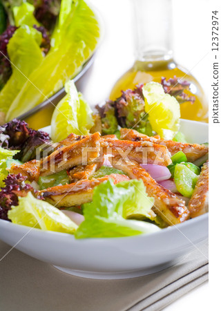sesame chicken salad 12372974