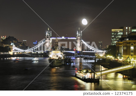 倫敦在晚上1 12374175