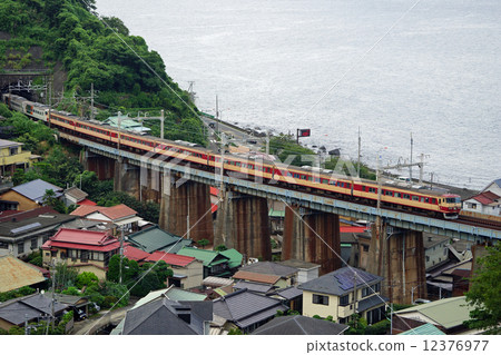 Tokaido Line 185 series Omakiri dancing child's after pursuit Tokaido Line 185 series Omakiri dancing child's after pursuit 12376977