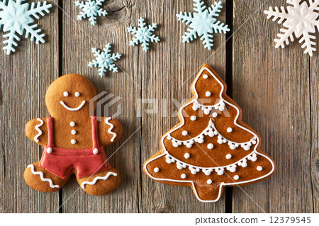 Christmas gingerbread man and tree cookies Christmas gingerbread man and tree cookies 12379545