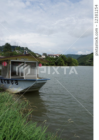 Shinshin New Town neighborhood (Hozukura lake and Yakata boat) Shinshin New Town neighborhood (Hozukura lake and Yakata boat) 12381254