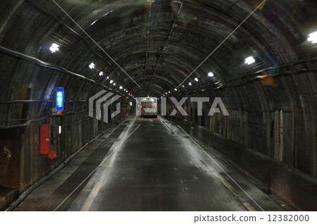 Tateyama Kurobe alpine trolleybus 12382000