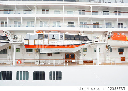 Lifesaving boat of Asuka Ⅱ 12382785