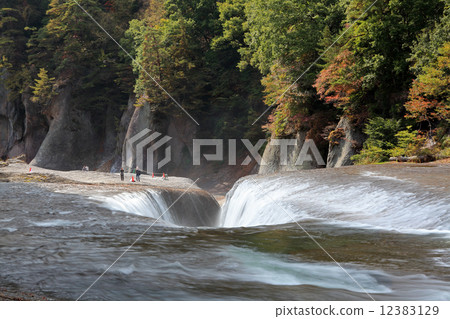 Fubuzuki waterfall 12383129