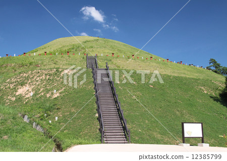 Brown Sled Mountain Tomb "National Designated Historic Site" 12385799