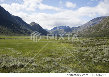 Leirungsdalen valley (Jotunheimen National Park, Vaga, Norway) 12386203