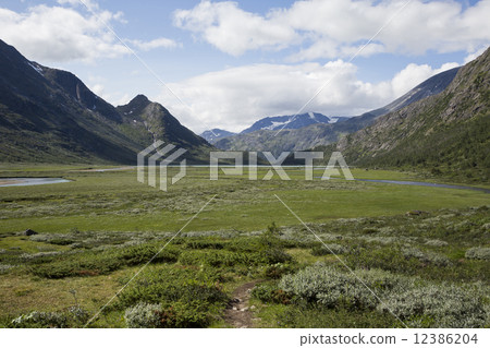 Leirungsdalen valley (Jotunheimen National Park, Vaga, Norway) Leirungsdalen valley (Jotunheimen National Park, Vaga, Norway) 12386204