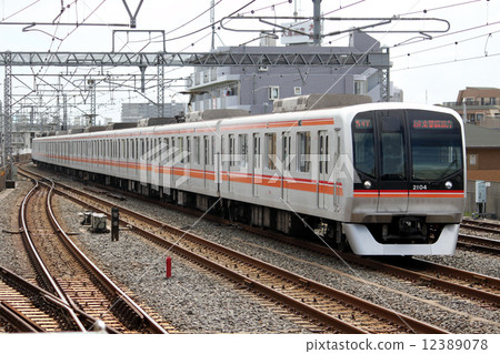 Toba Express train 2000 series train 12389078