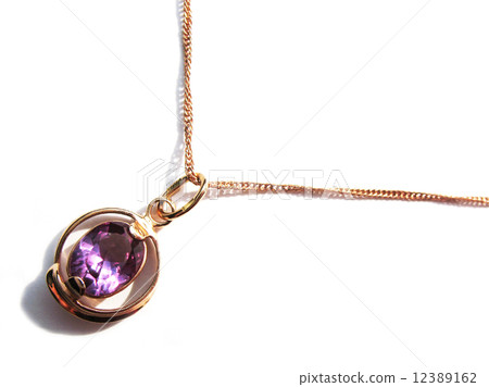 Alexandrites pendant on a gold chain 12389162