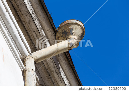 Rain gutters on old home 12389600