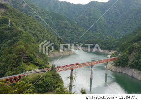 Oi River bridge 12394775