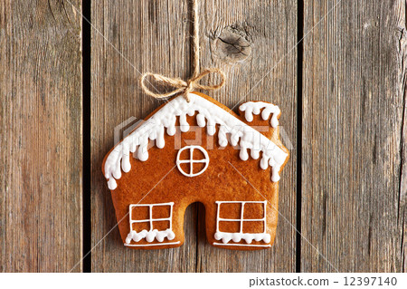 Christmas homemade gingerbread house cookie 12397140