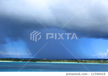 The squall of Okinawa Miyakojima The squall of Okinawa Miyakojima 12398428