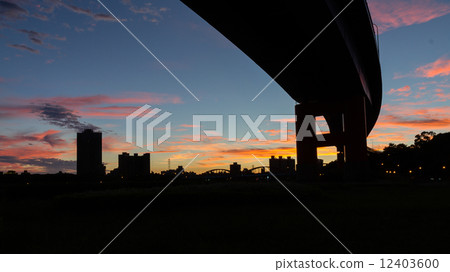 City silhouette 12403600