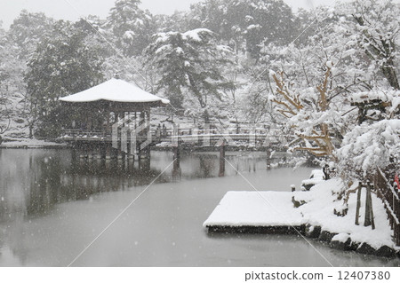 Snowscape color floats 12407380