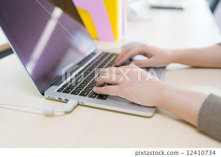  書面工作 12410734