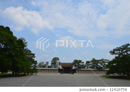 "Kaimon gate" of Kyoto Imperial Palace (Kamigyo Ward, Kyoto City) 12410759