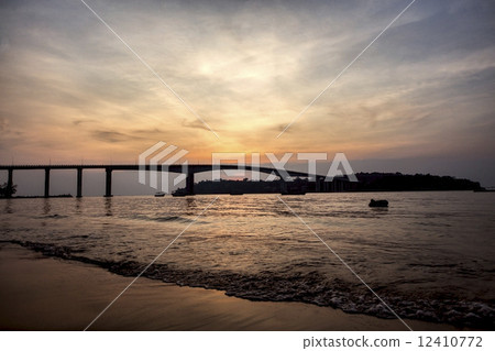 Sunset of Victory beach of Sihanoukville, Cambodia 12410772