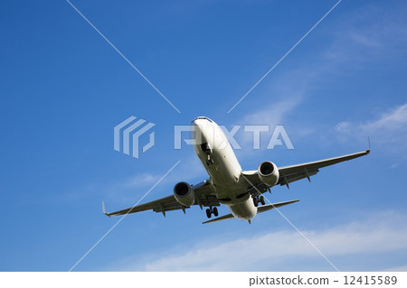 一架飛機 12415589