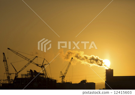 施工現場和日落 12415603