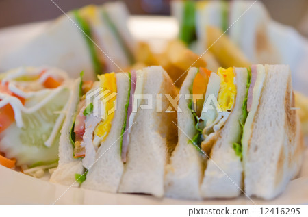 club sandwich 12416295