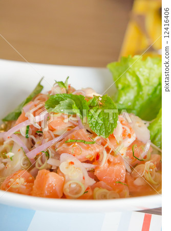 spicy salmon 12416406