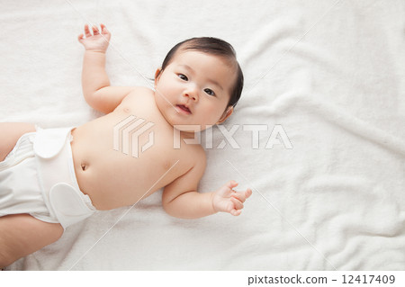 嬰兒 12417409