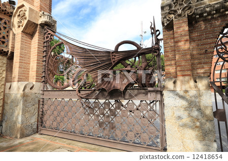 Guell's house behind the gate of a separate residence 12418654