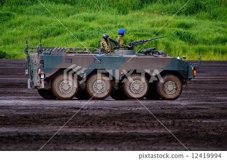 圖庫照片: cougar 96型輪式裝甲車96 wapc軍用運輸車2014富士一般火力