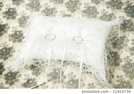 Ring and ring pillow 12420736