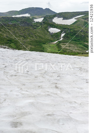 Near the Kurokato Iwamuro (Snow field) Near the Kurokato Iwamuro (Snow field) 12421936