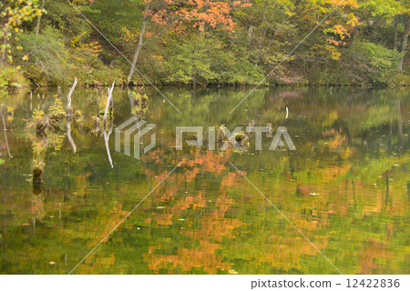 Lake of Yukue in autumn Lake of Yukue in autumn 12422836