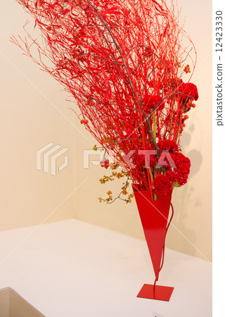 Japanese ikebana. Flower arrangement Japanese ikebana. Flower arrangement 12423330