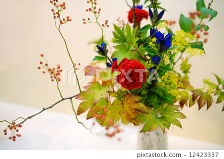 Japanese ikebana. Flower arrangement Japanese ikebana. Flower arrangement 12423337