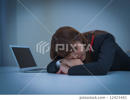 整夜工作 12423481