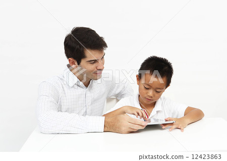 English tutor English tutor 12423863