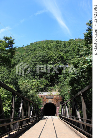 大陰影隧道長廊 12423963