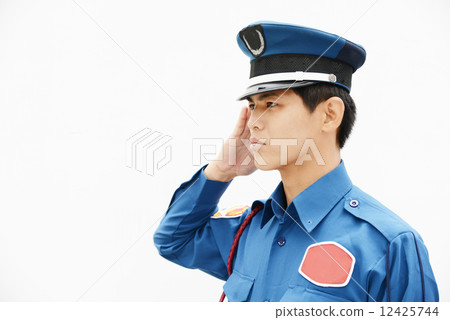 Salute guardsman 12425744