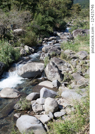 津上河的流動 12425746