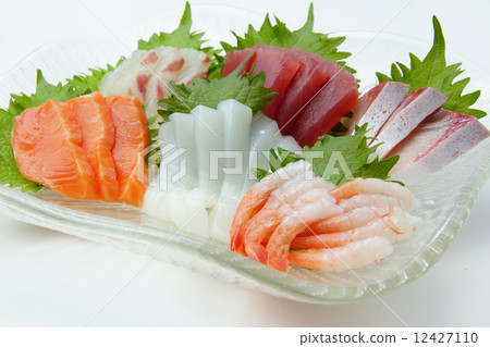 什錦生魚片 12427110