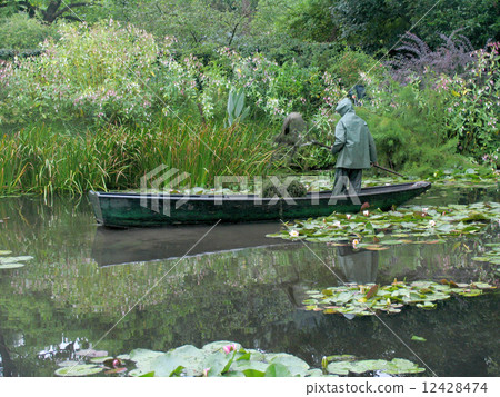 Pond of monet Pond of monet 12428474