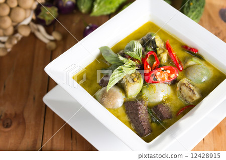 beef or chicken green curry 12428915